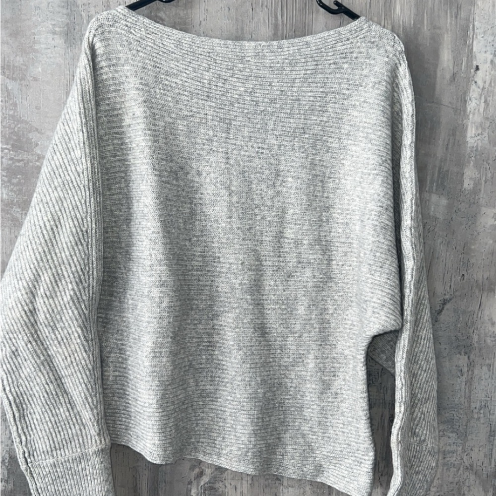 Elan nwt sz lg lightweight grey sweater